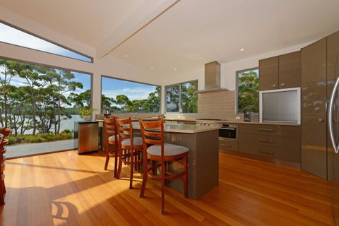 Cloudy Bay Lagoon Estate - E Caravan Parks 8