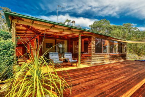 Coach House Hill Cottage - E Caravan Parks 1