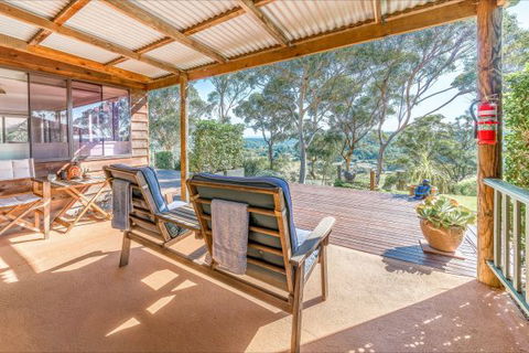 Coach House Hill Cottage - E Caravan Parks 6