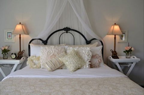 Garden Cottage B And B - E Caravan Parks 0