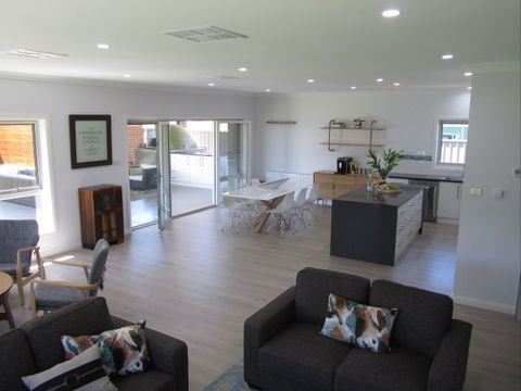 Hillberry House Bed And Breakfast - E Caravan Parks 0