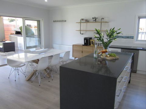 Hillberry House Bed And Breakfast - E Caravan Parks 1