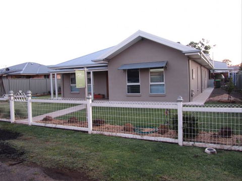 Hillberry House Bed And Breakfast - E Caravan Parks 5