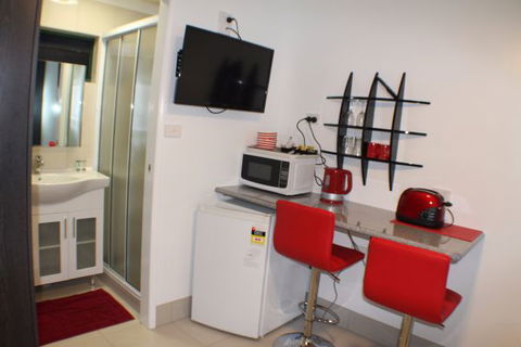 Tropical Lodge - E Caravan Parks 1