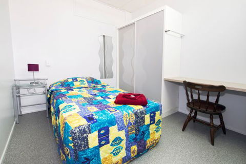 Tropical Lodge - E Caravan Parks 2