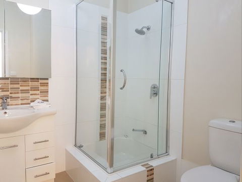 Newcastle Terraces And Apartments - NBC Apartments - E Caravan Parks 3