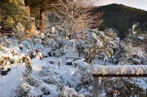Pipeline Chalet Mt Wellington - E Caravan Parks 8