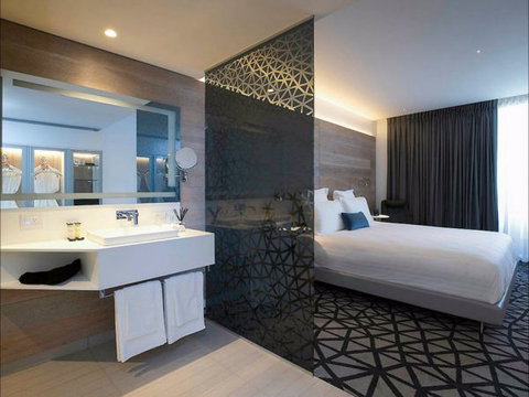 Pullman Sydney Airport - E Caravan Parks 1