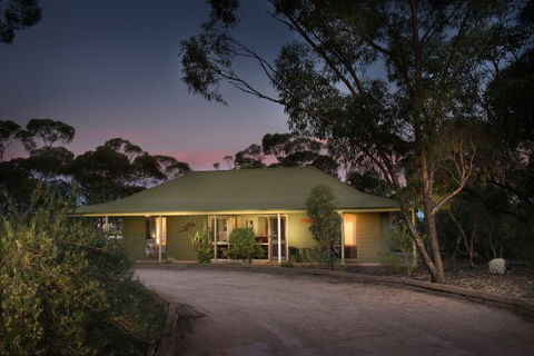 Riverbush Cottages - E Caravan Parks 0