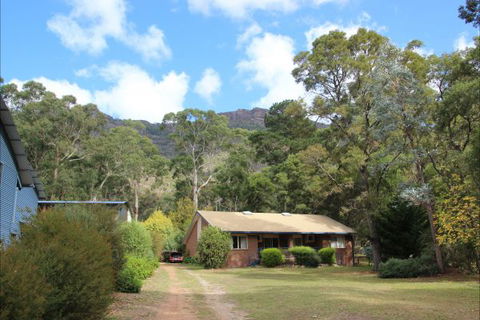 Sundial Holiday Apartments - E Caravan Parks 0