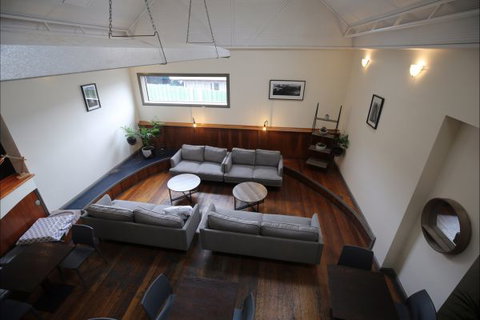 The Nook Backpackers - E Caravan Parks 0