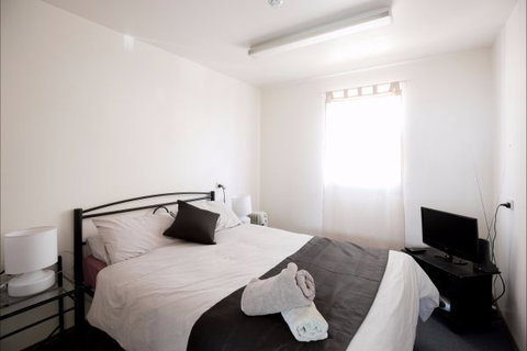 The Nook Backpackers - E Caravan Parks 1