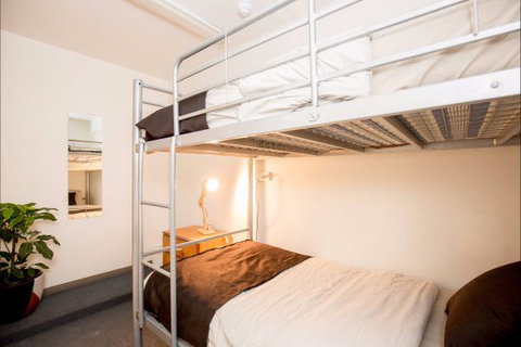 The Nook Backpackers - E Caravan Parks 2