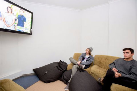 The Nook Backpackers - E Caravan Parks 4