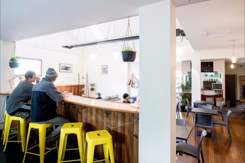 The Nook Backpackers - E Caravan Parks 8