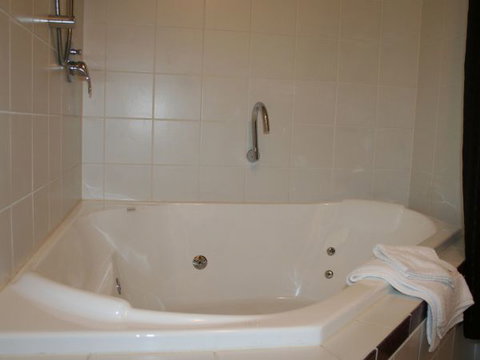 Tudor Cottages Mount Dandenong - E Caravan Parks 4