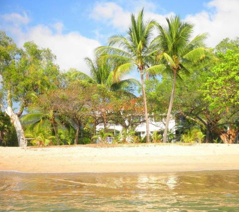 Villa Beach - E Caravan Parks 1