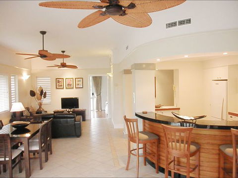 Villa Beach - E Caravan Parks 6