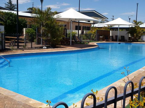 Waldorf Geraldton Serviced Apartments - E Caravan Parks 1