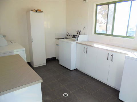 Wagga Wagga Tourist Park - E Caravan Parks 5