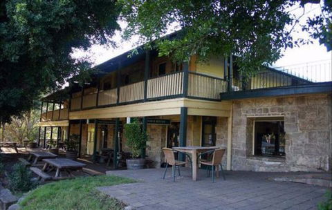 Wisemans Inn Hotel - E Caravan Parks 0