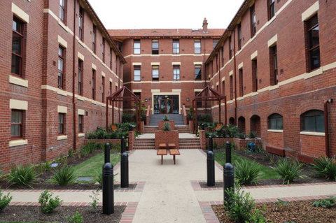 Yarra House - E Caravan Parks 9