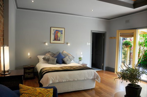 Yea Peppercorn Hotel - E Caravan Parks 1