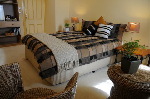 Yea Peppercorn Hotel - E Caravan Parks 2