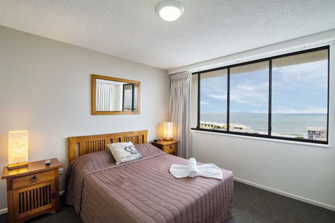 Kings Row Holiday Apartments - E Caravan Parks 0