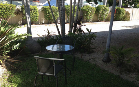 Emerald Motor Inn - E Caravan Parks 21