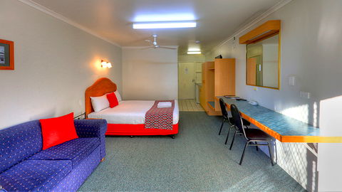Murgon City Motor Inn - E Caravan Parks 1