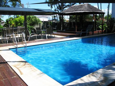 Country Plaza Motor Inn - E Caravan Parks 4