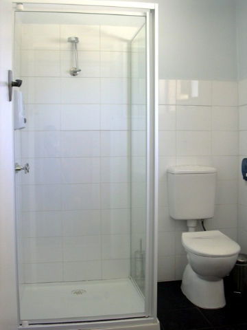 Auto Lodge Motor Inn - E Caravan Parks 2