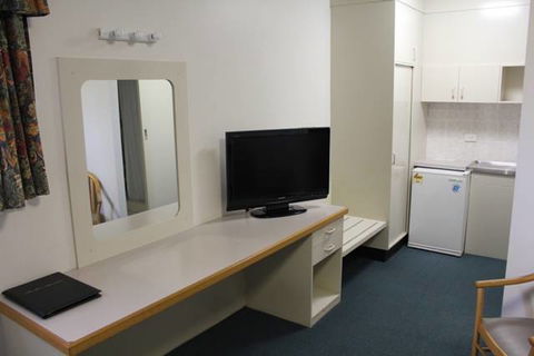 AZA Motel - E Caravan Parks 2