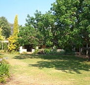 Banderra B and B Farmstay - E Caravan Parks