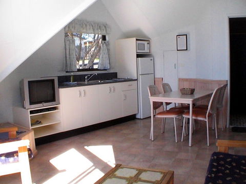 Beach Cabins Merimbula - E Caravan Parks 1