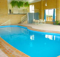 Bega Village Motor Inn - E Caravan Parks