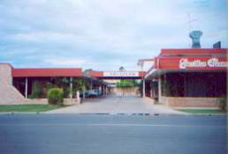 Biloela Centre Motel & Grevillea Steakhouse & Bar - E Caravan Parks 0