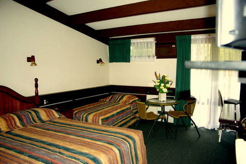Blackheath Motor Inn - E Caravan Parks 2