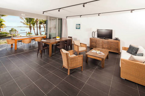 Blue Dolphin Holiday Resort - E Caravan Parks 9