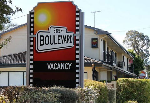 Boulevard Motor Inn - E Caravan Parks 1