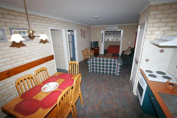 Busselton Villas And Caravan Park - E Caravan Parks 0