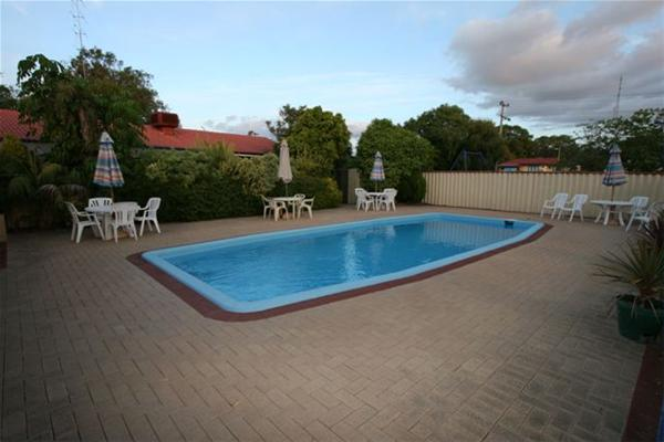 Busselton Villas And Caravan Park - E Caravan Parks 3