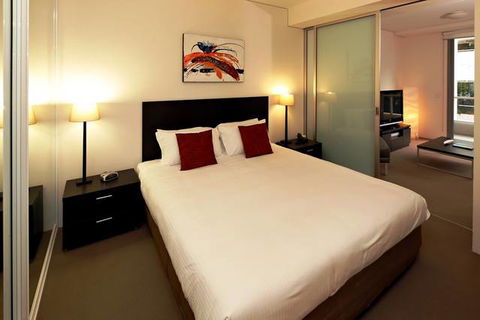 Cairns Luxury Apartments - E Caravan Parks 2