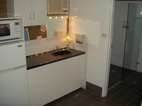 Camellia Motel - E Caravan Parks 0