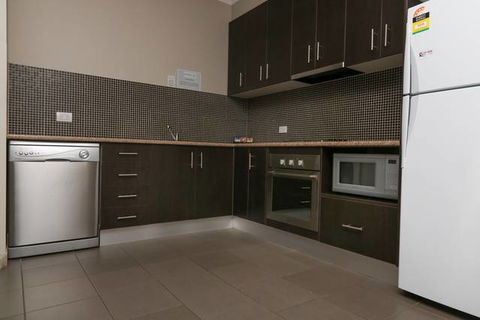 Centrepoint Apartments - E Caravan Parks 1