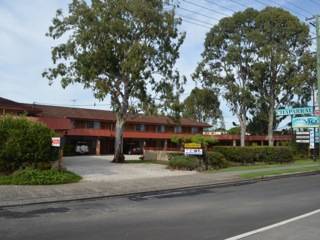 Chaparral Motel - E Caravan Parks 1