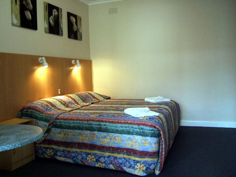 Clifton Motel - E Caravan Parks 0
