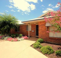 Colonial Court Villas Serviced Apartments - E Caravan Parks