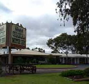 Colonial Motor Inn - E Caravan Parks
